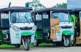 FG Distributes 2000 CNG-powered Tricycles To Youths